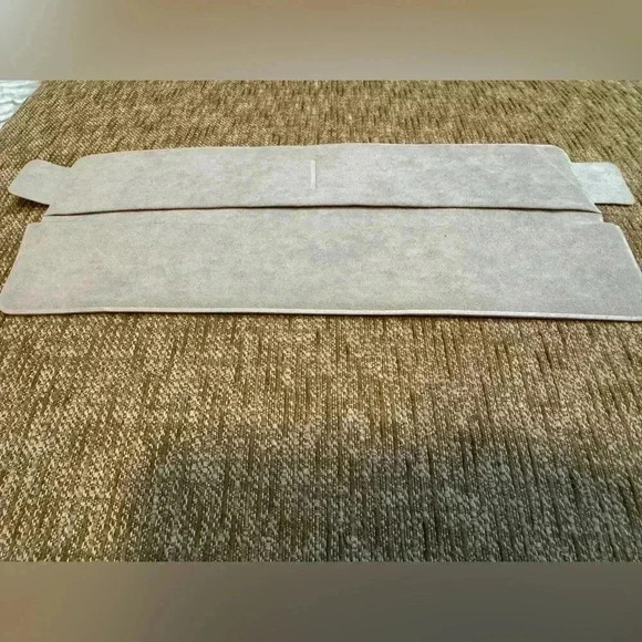 ⭐️ Authentic Apple Watch Hermes dust cover ⭐️ - Picture 6 of 7